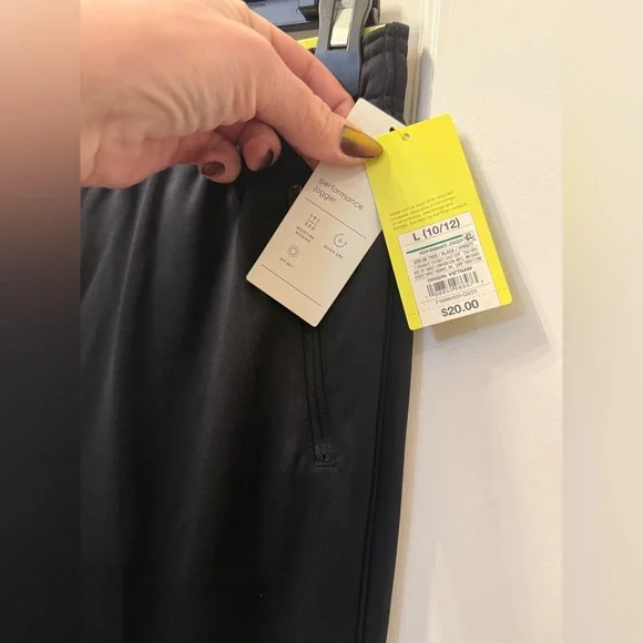 All In Motion Performance Joggers with Pockets Size Large (10/12) - Picture 4 of 6